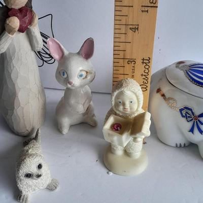 Willow tree angel, Snow Babies figures, Arden Polar bear and other small collectible decorative figures