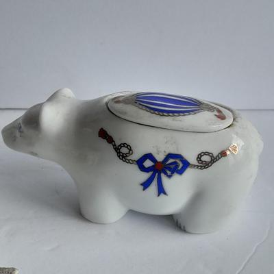 Willow tree angel, Snow Babies figures, Arden Polar bear and other small collectible decorative figures