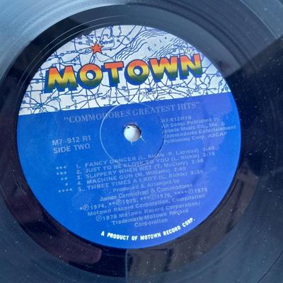 The Bee Gee's and Commodores 12" LP Vinyl Record Albums In great condition!