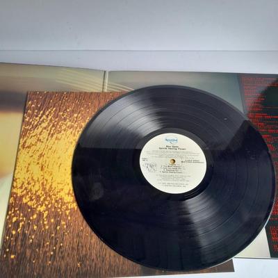 The Bee Gee's and Commodores 12" LP Vinyl Record Albums In great condition!
