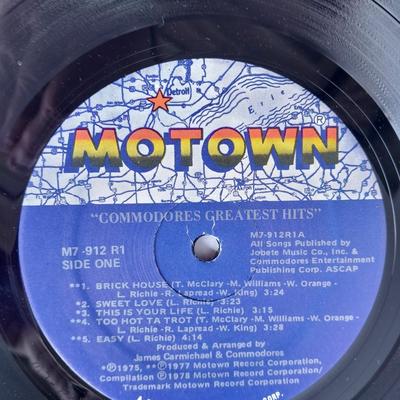 The Bee Gee's and Commodores 12" LP Vinyl Record Albums In great condition!