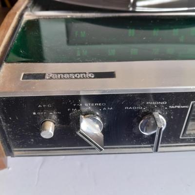 Working Vintage Panasonic Stereo Music Center AM/FM/ Cassette / Record player SE-1050