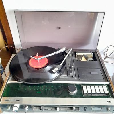 Working Vintage Panasonic Stereo Music Center AM/FM/ Cassette / Record player SE-1050