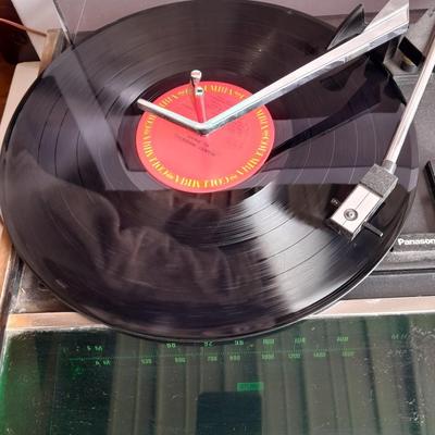Working Vintage Panasonic Stereo Music Center AM/FM/ Cassette / Record player SE-1050