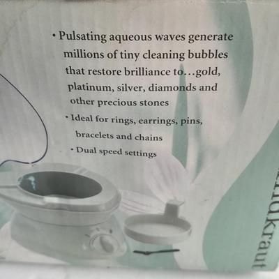 New in box Schildkraut Battery Operated Battery Cleaner