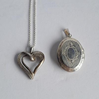 . 925 Sterling silver Heart pendant with Locket and chain