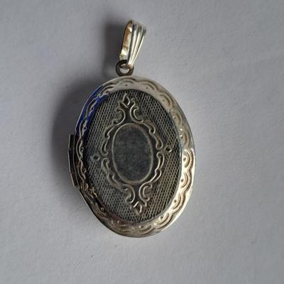 . 925 Sterling silver Heart pendant with Locket and chain