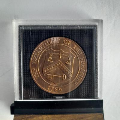 Vintage The Department of the Treasury United States Mint, Denver Colorado 1789 in Case