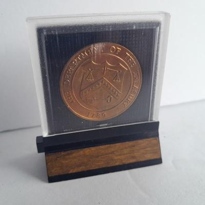 Vintage The Department of the Treasury United States Mint, Denver Colorado 1789 in Case