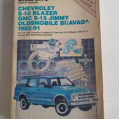 Chilton's Repair Manuals Chevy Full size 1968 - 92 and S-10 Blazer Jimmy Bravada 82-91 Books MECHANIC
