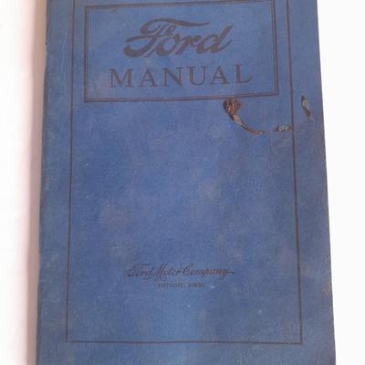 1978 Ford Thunderbird manual, Bob's Antique Auto parts book, Antique Ford Manual and sports cars cards