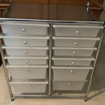 Organize it! with this Organizer with drawers and casters
