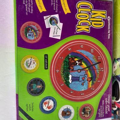 Kid's Clock / Create a clock, and Toy story Book cassette and cd kit