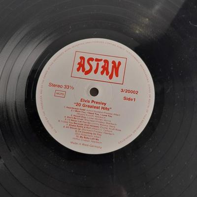 Elvis Presley 20 Golden Hits Volume 1 Vinyl LP 12" Record Album in great condition!