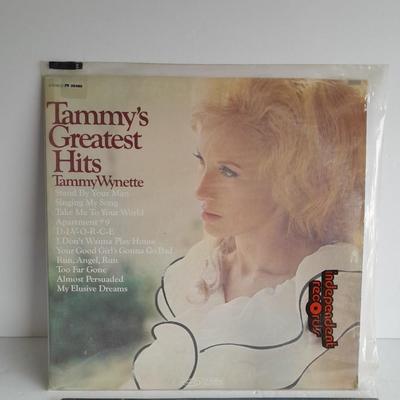 Two Tammy Wynette Vinyl LP 12" Record Albums in great condition! one still sealed!