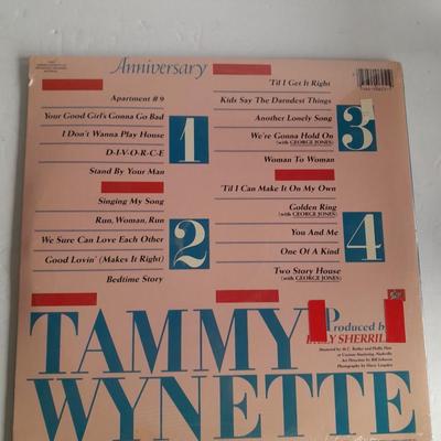 Two Tammy Wynette Vinyl LP 12" Record Albums in great condition! one still sealed!