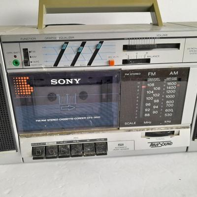 Sony boom Box AM/FM Cassette player with removable speakers Getto Blaster!