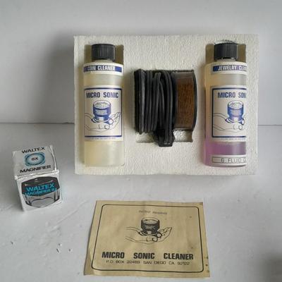 Waltex 8X magnifier with Micro Sonic Cleaner
