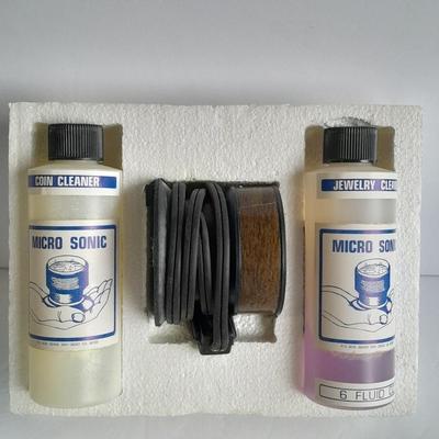 Waltex 8X magnifier with Micro Sonic Cleaner