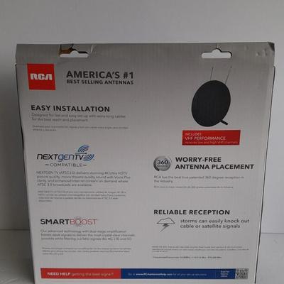 Brand new indoor HDTV Multi- directional TV Antenna GET LOCAL CHANNELS WITH THIS!