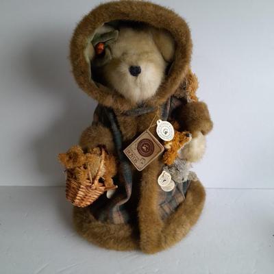 T.J.'S Best Dressed Tina Jean Lowenthal Boyd's bear with mini Boyd's