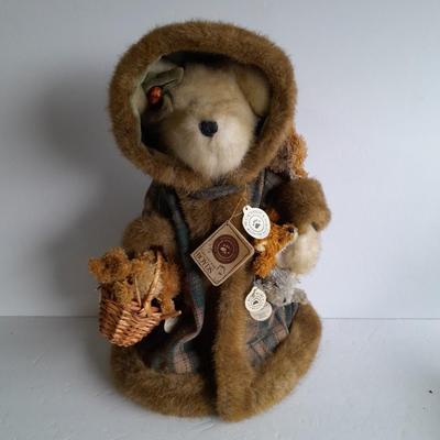 T.J.'S Best Dressed Tina Jean Lowenthal Boyd's bear with mini Boyd's