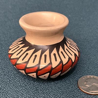 SOUTHWEST INDIAN SMALL PAINTED CLAY POT ROSA ORTIZ