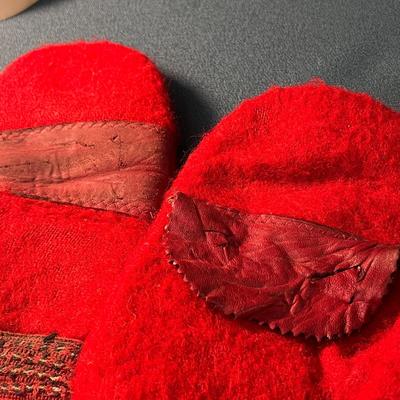 VINTAGE WOOL ESKIMO? SCANDINAVIAN? RED MITTENS