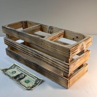DISTRESSED LOOK WOOD BOX 