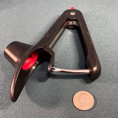 HAND SQUEEZE CHERRY OLIVE PITTER TOOL
