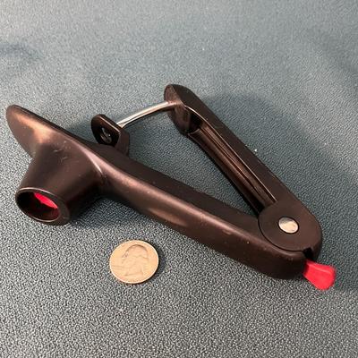HAND SQUEEZE CHERRY OLIVE PITTER TOOL