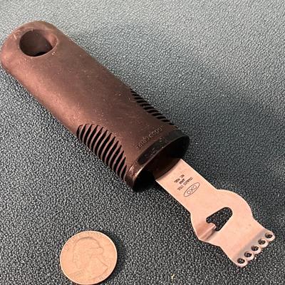 ZESTER PEELER HAND TOOL by OXO