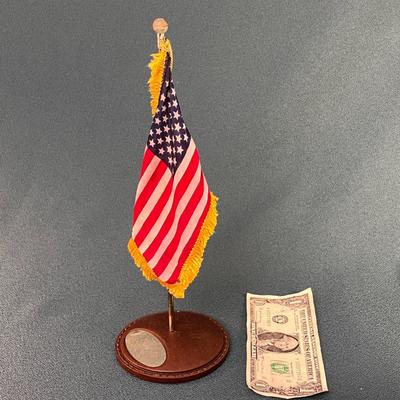DESK TOP U.S. FLAG GOLD FRINGE 