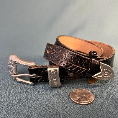 NIFTY SMALL SIZE 26 COWBOY BELT STEER HIDE