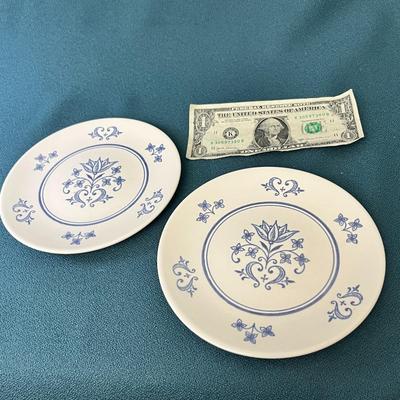 PETITE BLUE AND WHITE STONE WARE PLATES X 2