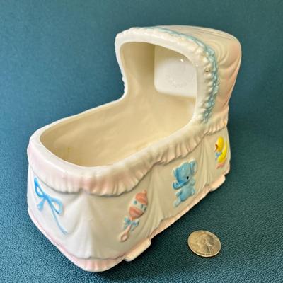 VINTAGE CERAMIC BASSINET MUSICAL PLANTER