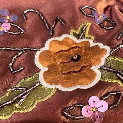 EMBROIDERED SEQUINED CLUTCH PURSE 