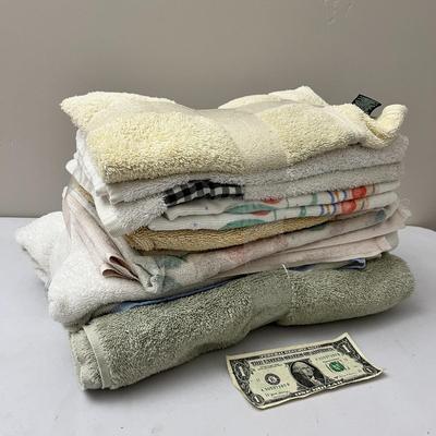 BUNDLE OF TOWELS RAGS