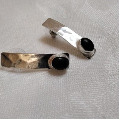 Willie Saiz Navajo Silversmith Sugilite Hammered 925 Earrings