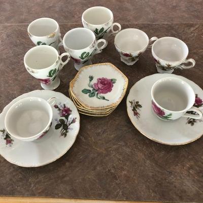 Lot of 4 tea cups, 4 saki cups, 5 gold rim trinket plates, 2 saucers.