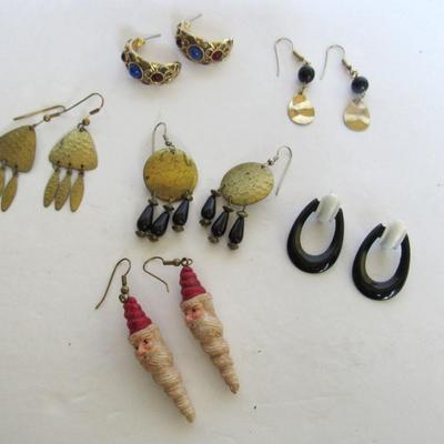 Lot of Modern Earrings