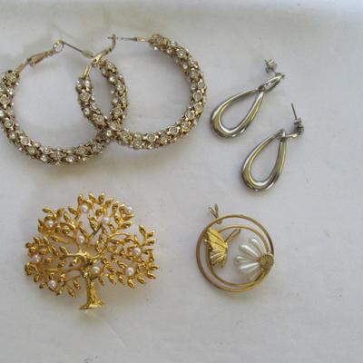 Lot of Modern Jewelry, Butterfly Pin, Tree of Life Pin