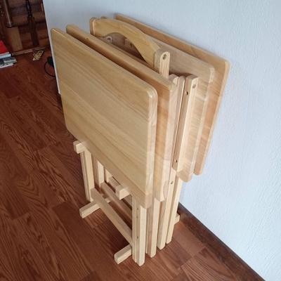 4 OAK TV TRAYS ON A STAND