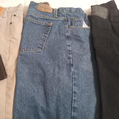 MEN'S LEVI'S AND SAVANE JEANS, LLEATHER BELT, SOCKS AND MORE