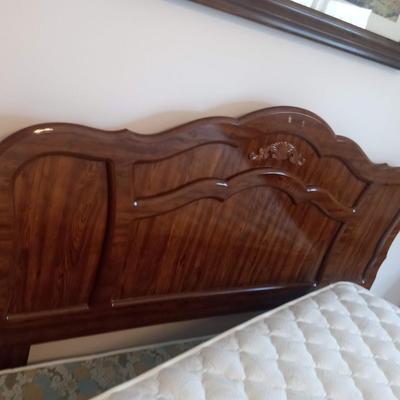 QUEEN SIZE BED WITH FRAME AND HEADBOARD