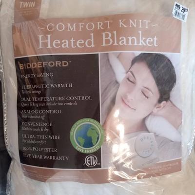 NEW TWIN SIZE HEATED BLANKETS