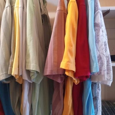 LARGE AMOUNT OF MEN'S CASUAL CLOTHES