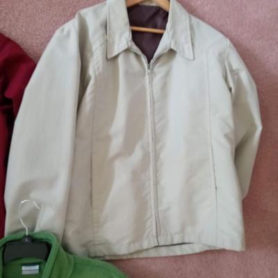 COLUMBIA AND 2 OTHER MEN'S JACKETS SIZE L