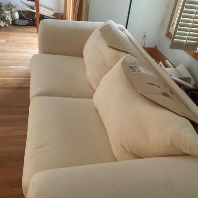 Couch ðŸ›‹ï¸ White