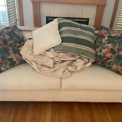 Couch ðŸ›‹ï¸ White